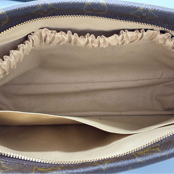 Vintage Louis Vuitton Brown Monogram Toiletry Bag - Picture 5 of 6